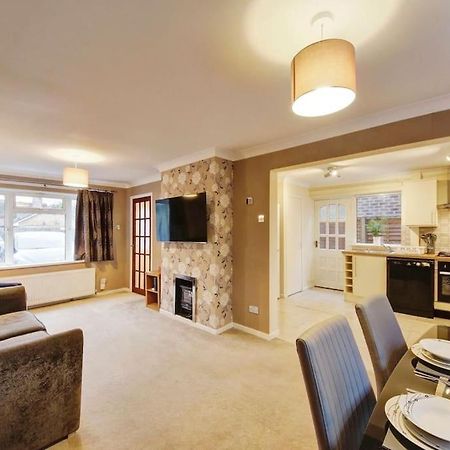 Beautiful Home Close To Town Free Netflix, Wifi Solihull Exteriör bild