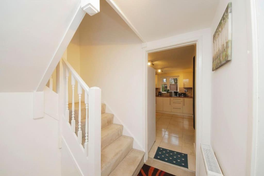 Beautiful Home Close To Town Free Netflix, Wifi Solihull Exteriör bild