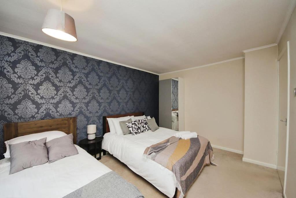 Beautiful Home Close To Town Free Netflix, Wifi Solihull Exteriör bild