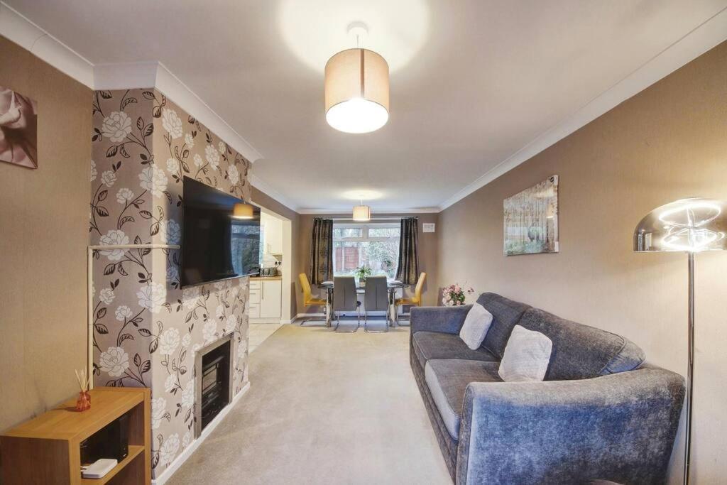 Beautiful Home Close To Town Free Netflix, Wifi Solihull Exteriör bild